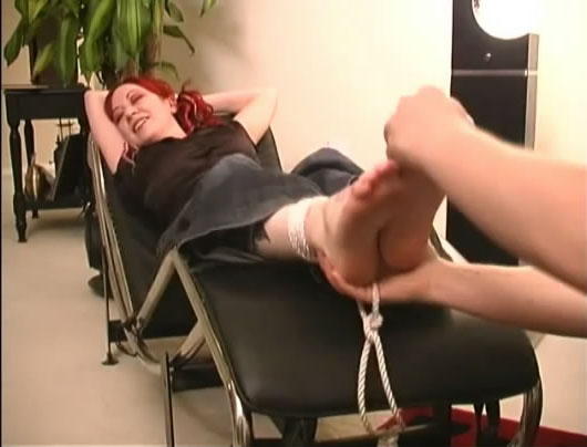 tk天堂欧美挠脚心娱乐视频【K1041】