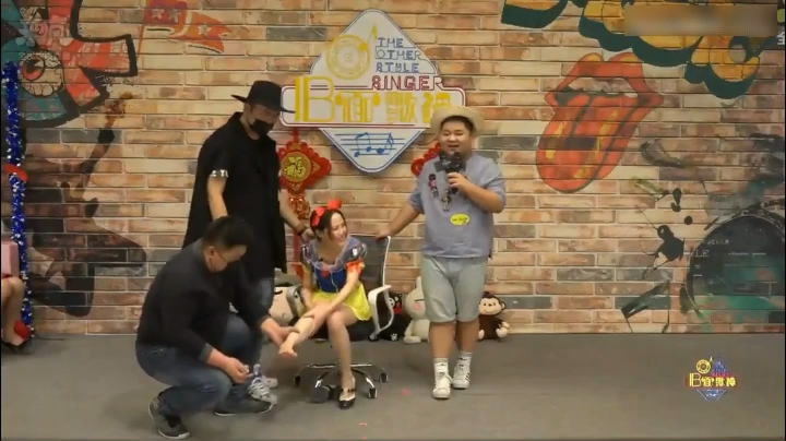 tk天堂免费挠脚心娱乐视频【TM-49】